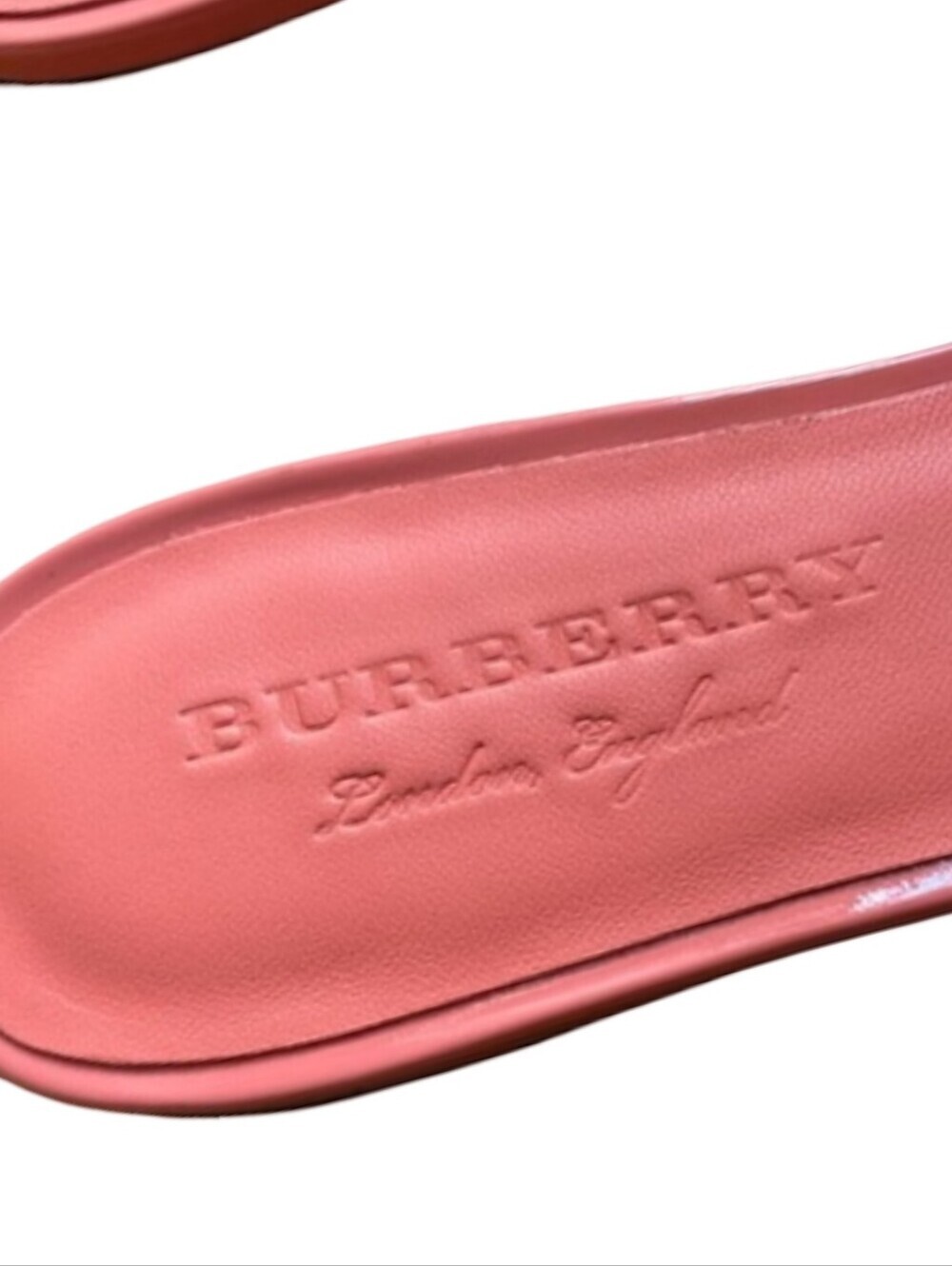 Burberry Coleford chain flat sandals in Pink Azalea patent leather Size EU 39 - Picture 8 of 12
